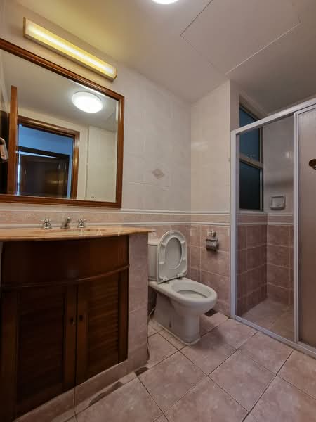 The Bayshore Condominium For Sale at S$ 1,890,000 | PropertyGuru Singapore - Bathroom