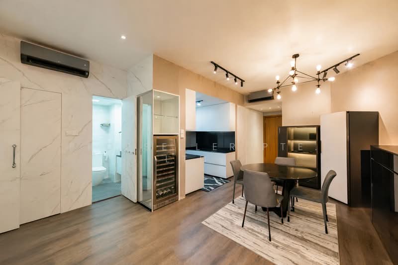 River Place Condominium For Sale at S$ 1,450,000 | PropertyGuru Singapore - Bathroom