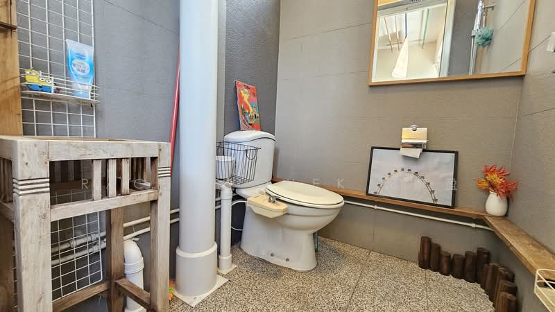 69 Bedok South Avenue 3, 69 Bedok South Avenue 3, 2 Bedrooms, 882 sqft, HDB Flat For Rent, by Rachel Quek 郭婉盈, 500084510 - Bathroom - PropertyGuru.com.sg