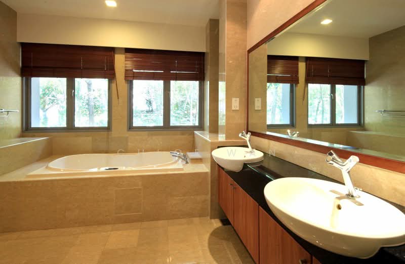 Cluny Park GCB, , 5 Bedrooms, 7,736 sqft, Good Class Bungalow For Rent, by Chloe Wan, 500084513 - Bathroom - PropertyGuru.com.sg