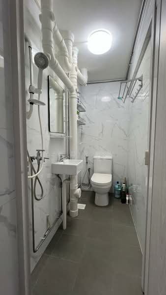 2 Jalan Batu, 2 Jalan Batu, 2 Bedrooms, 646 sqft, HDB Flat For Rent, by Andrew Chua, 500084523 - Bathroom - PropertyGuru.com.sg