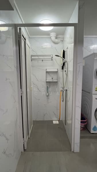 2 Jalan Batu, 2 Jalan Batu, 2 Bedrooms, 646 sqft, HDB Flat For Rent, by Andrew Chua, 500084523 - Bathroom - PropertyGuru.com.sg