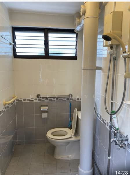104 Tampines Street 11, 104 Tampines Street 11, 2 Bedrooms, 807 sqft, HDB Flat For Sale, by Mary Teng, 500084532 - Bathroom - PropertyGuru.com.sg