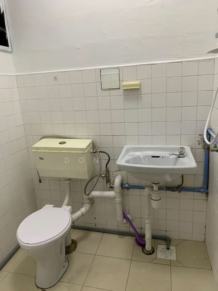 530 Ang Mo Kio Avenue 10, Ang Mo Kio Avenue 10, 915 sqft, Shop / Shophouse For Rent, by Don Lim, 500084543 - Attached Bathroom - CommercialGuru.com.sg