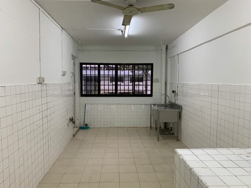 530 Ang Mo Kio Avenue 10, Ang Mo Kio Avenue 10, 915 sqft, Shop / Shophouse For Rent, by Don Lim, 500084543 - Classroom 4 / Pantry - CommercialGuru.com.sg