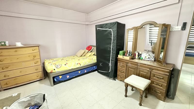 815 Tampines Avenue 4 HDB Flat For Sale at S$ 750,000 | PropertyGuru Singapore - Bedroom