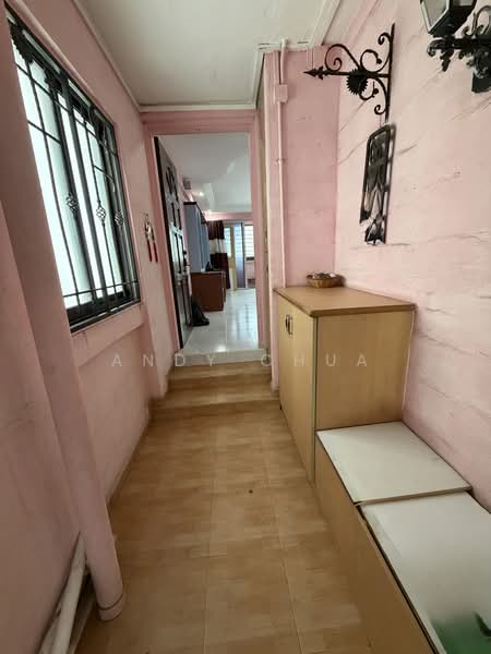 171 Bukit Batok West Avenue 8 HDB Flat For Sale at S$ 800,000 | PropertyGuru Singapore - Entrance