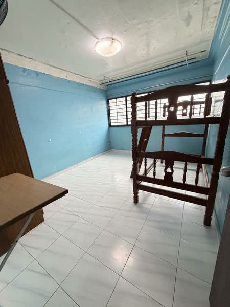 171 Bukit Batok West Avenue 8 HDB Flat For Sale at S$ 800,000 | PropertyGuru Singapore - Bedroom