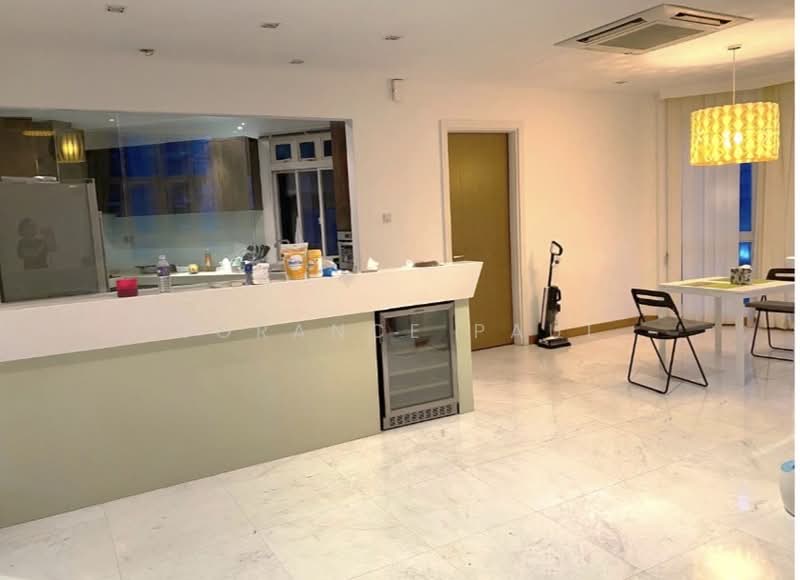 D'Grove Villas Condominium For Sale at S$ 13,800,000 | PropertyGuru Singapore - Kitchen