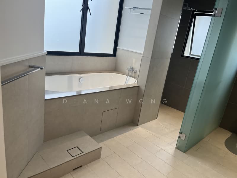 Heritage Apartments, 4 Ardmore Park, 4 Bedrooms, 3,170 sqft, Condominium For Rent, by Diana Wong, 500084565 - Bathroom - PropertyGuru.com.sg