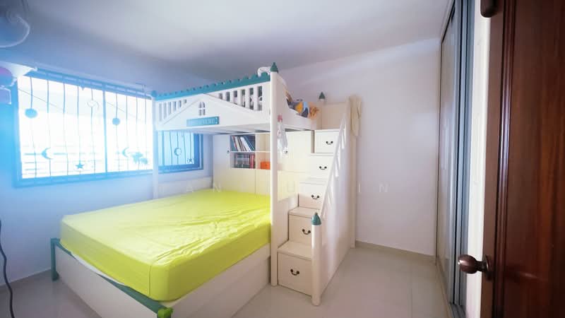 131 Bukit Batok West Avenue 6 HDB Flat For Sale at S$ 520,000 | PropertyGuru Singapore - Bedroom
