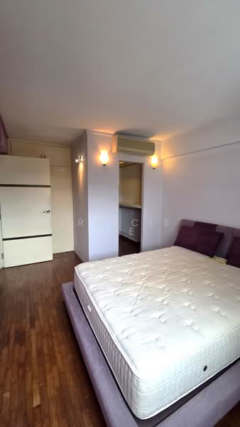 4 Queen's Road HDB Flat For Sale at S$ 500,000 | PropertyGuru Singapore - Bedroom