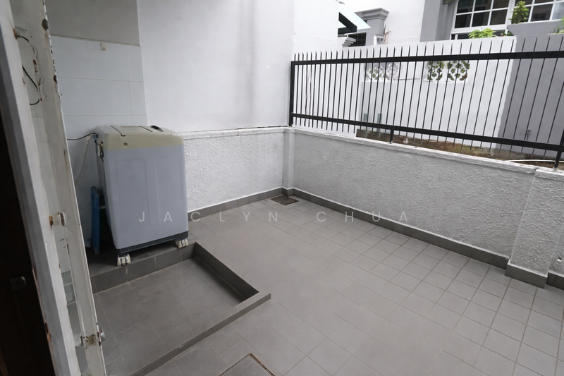 Elite Park Avenue, , 4 Bedrooms, 2,000 sqft, Terraced House For Rent, by Jaclyn Chua, 500084571 - Back Yard - PropertyGuru.com.sg