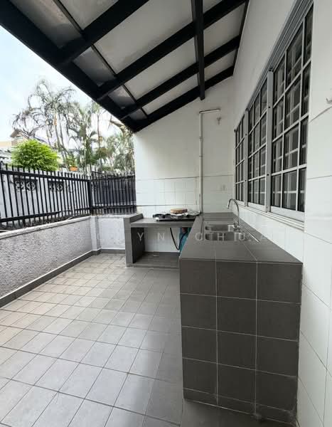 Outdoor Kitchen