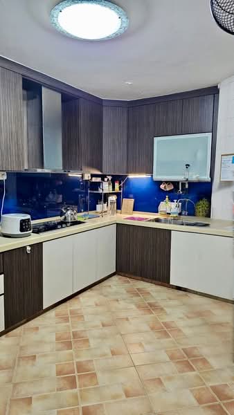 170 Gangsa Road HDB Flat For Sale at S$ 718,000 | PropertyGuru Singapore - Kitchen