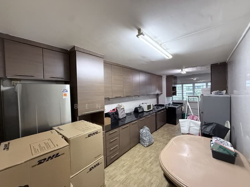 412 Commonwealth Avenue West HDB Flat For Sale at S$ 650,000 | PropertyGuru Singapore - Kitchen