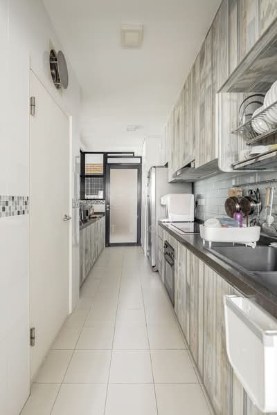 Yishun Ave 9 HDB Flat For Sale at S$ 758,888 | PropertyGuru Singapore - Kitchen