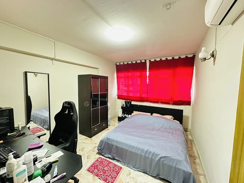 551 Ang Mo Kio Avenue 10 HDB Flat For Sale at S$ 658,000 | PropertyGuru Singapore - Bedroom