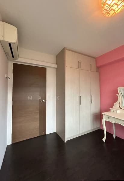 890A Tampines Avenue 1 HDB Flat For Sale at S$ 800,000 | PropertyGuru Singapore - Bedroom