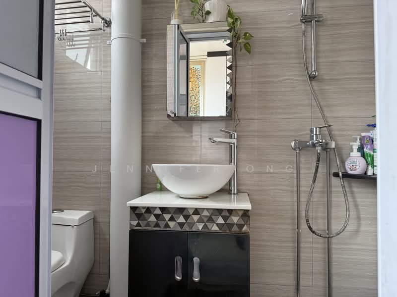 16 Toh Yi Drive HDB Flat For Sale at S$ 1,280,000 | PropertyGuru Singapore - Bathroom