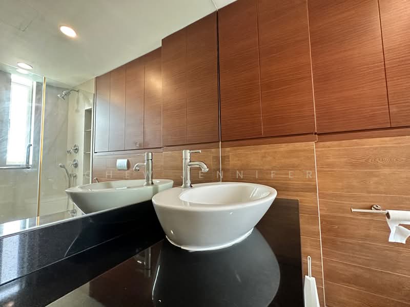 Horizon Towers Condominium For Sale at S$ 3,900,000 | PropertyGuru Singapore - Bathroom