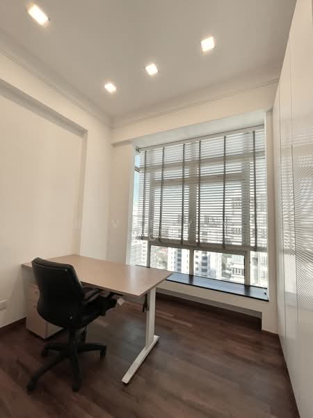 Crystal Rhu Apartment For Sale at S$ 3,100,000 | PropertyGuru Singapore - Study