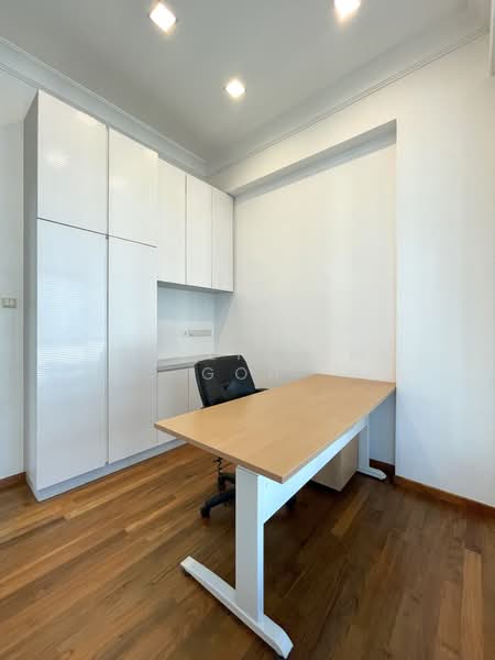 Crystal Rhu Apartment For Sale at S$ 3,100,000 | PropertyGuru Singapore - Study