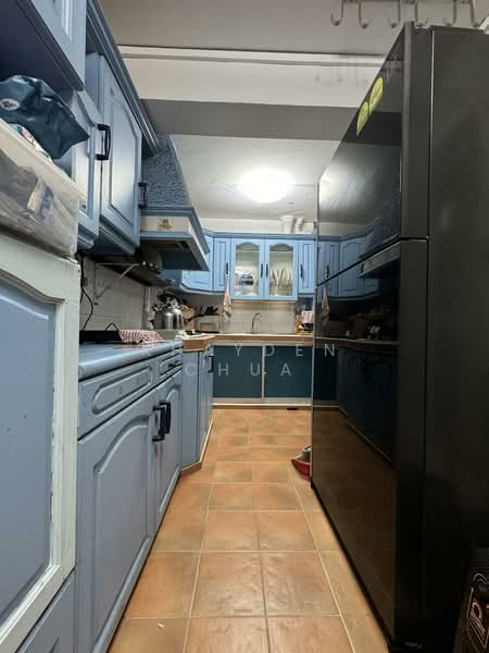 Marsiling Drive HDB Flat For Sale at S$ 550,000 | PropertyGuru Singapore - Kitchen