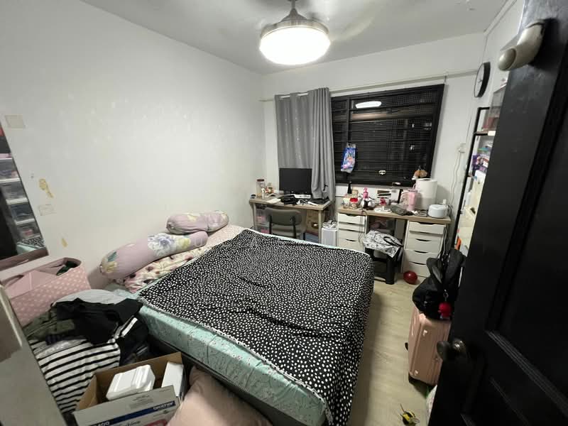 647 Jurong West Street 61 HDB Flat For Sale at S$ 728,000 | PropertyGuru Singapore - Bedroom