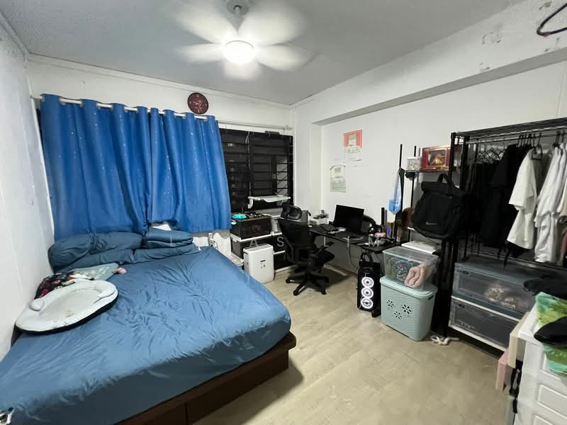 647 Jurong West Street 61 HDB Flat For Sale at S$ 728,000 | PropertyGuru Singapore - Bedroom