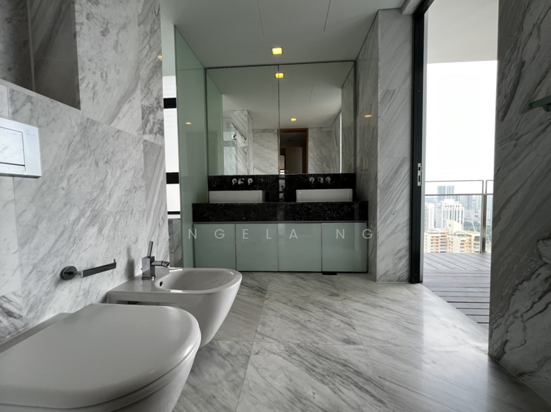 Skypark @ Somerset, 22 Saint Thomas Walk, 4 Bedrooms, 3,347 sqft, Apartment For Rent, by Angela Ng, 500084642 - Bathroom - PropertyGuru.com.sg