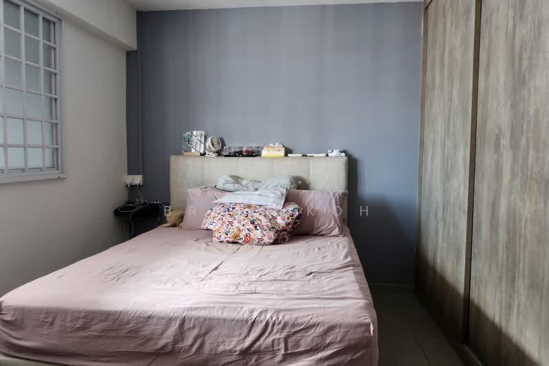 470 Jurong West Street 41 HDB Flat For Sale at S$ 900,000 | PropertyGuru Singapore - Bedroom 1