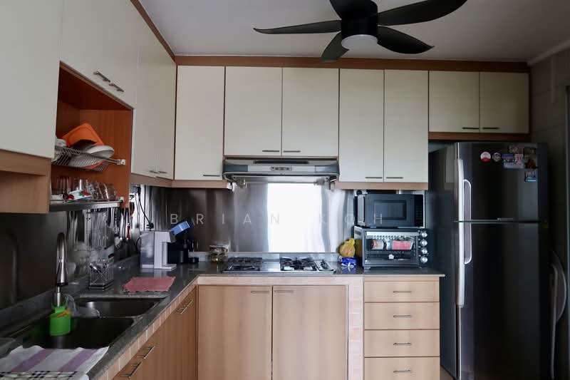470 Jurong West Street 41 HDB Flat For Sale at S$ 900,000 | PropertyGuru Singapore - Kitchen