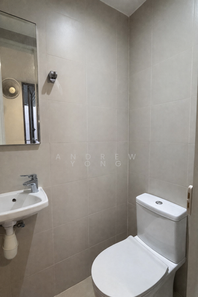 Rivercove Residences EC Condominium For Sale at S$ 1,950,000 | PropertyGuru Singapore - Bathroom