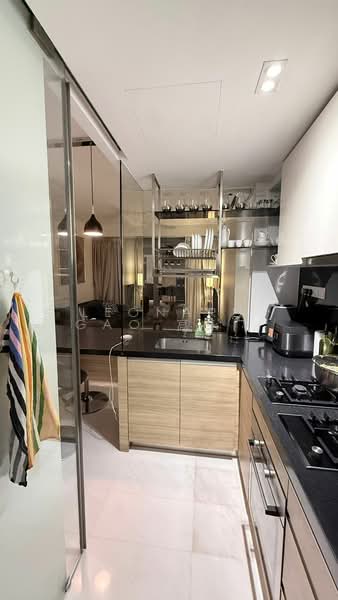 The Shore Residences Condominium For Sale at S$ 2,068,000 | PropertyGuru Singapore - Kitchen