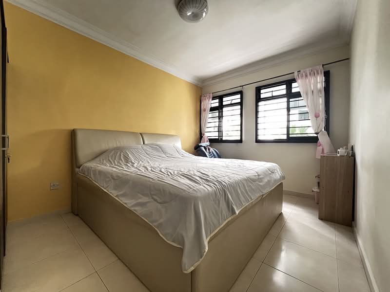657A Jurong West Street 65 HDB Flat For Sale at S$ 579,999 | PropertyGuru Singapore - Bedroom