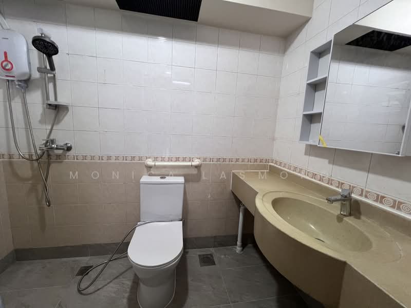 158D Rivervale Crescent, 158D Rivervale Crescent, 2 Bedrooms, 800 sqft, HDB Flat For Rent, by Monica Lasmono, 500084713 - Bathroom - PropertyGuru.com.sg