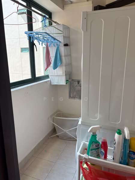 The Bencoolen Apartment For Sale at S$ 1,588,888 | PropertyGuru Singapore - Balcony