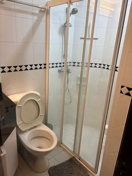 The Bencoolen Apartment For Sale at S$ 1,588,888 | PropertyGuru Singapore - Bathroom