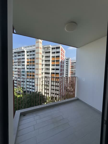 Riverfront Residences Condominium For Sale at S$ 1,050,000 | PropertyGuru Singapore - Balcony