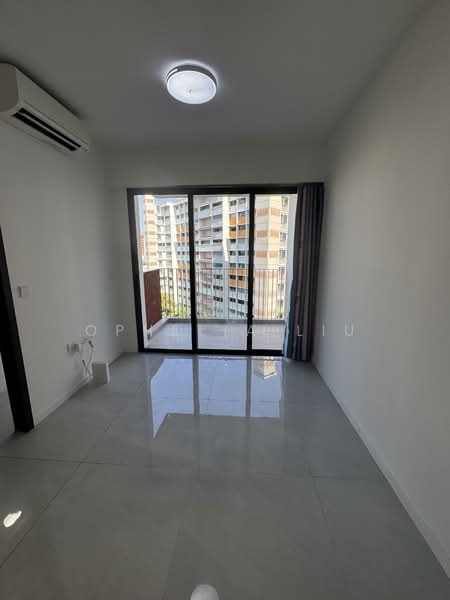 Riverfront Residences Condominium For Sale at S$ 1,050,000 | PropertyGuru Singapore - Balcony