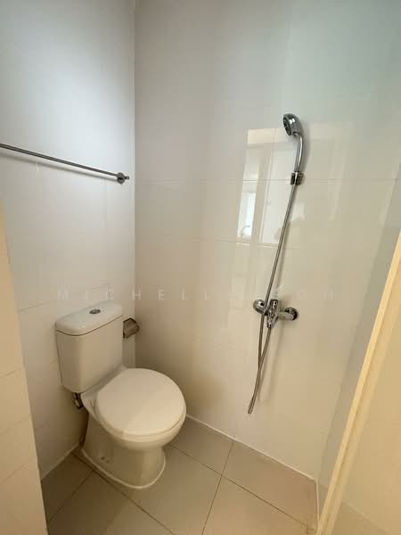 Centro Residences Condominium For Sale at S$ 3,819,000 | PropertyGuru Singapore - Bathroom