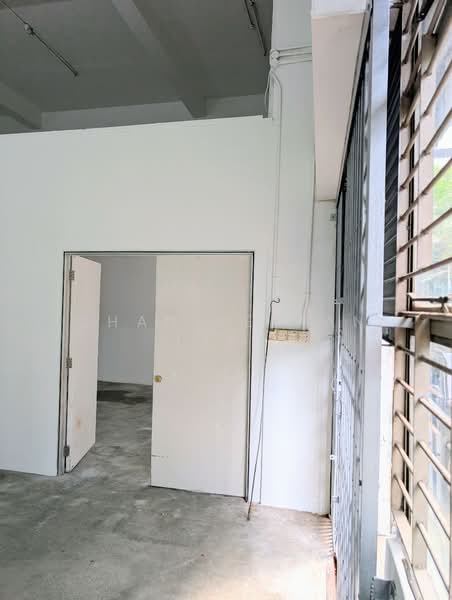 Pemimpin Industrial Building, 63 Jalan Pemimpin, 1,540 sqft, Light Industrial (B1) For Rent, by Chan Ye-Pan (YP), 500084764 - Interior - CommercialGuru.com.sg