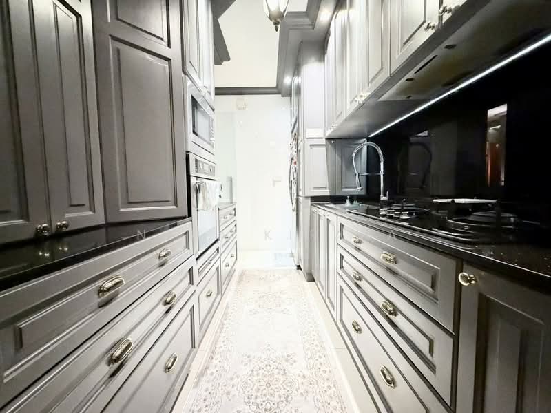 308A Punggol Walk HDB Flat For Sale at S$ 680,000 | PropertyGuru Singapore - Kitchen