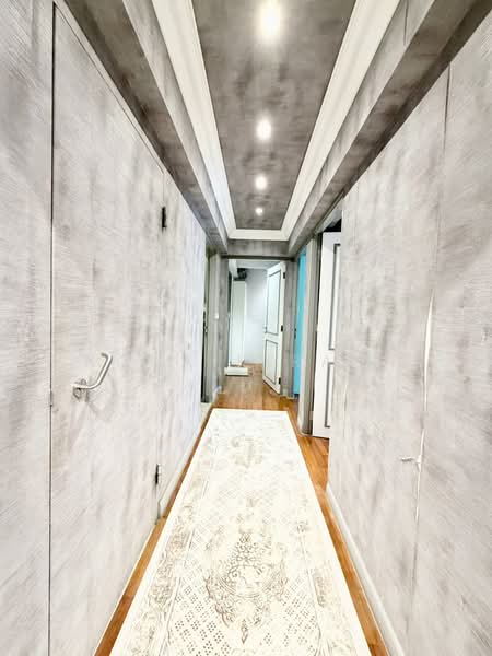 308A Punggol Walk HDB Flat For Sale at S$ 680,000 | PropertyGuru Singapore - Corridor