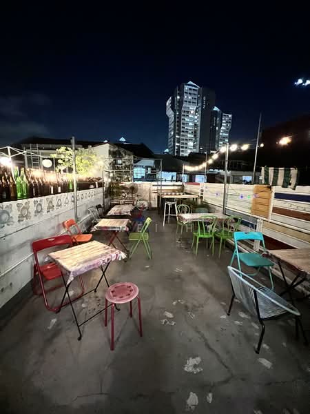 Dunlop Street Rooftop Bar, Dunlop Street, 828 sqft, Food & Beverage For Rent, by Sia Mei Hwan, 500084774 - CommercialGuru.com.sg