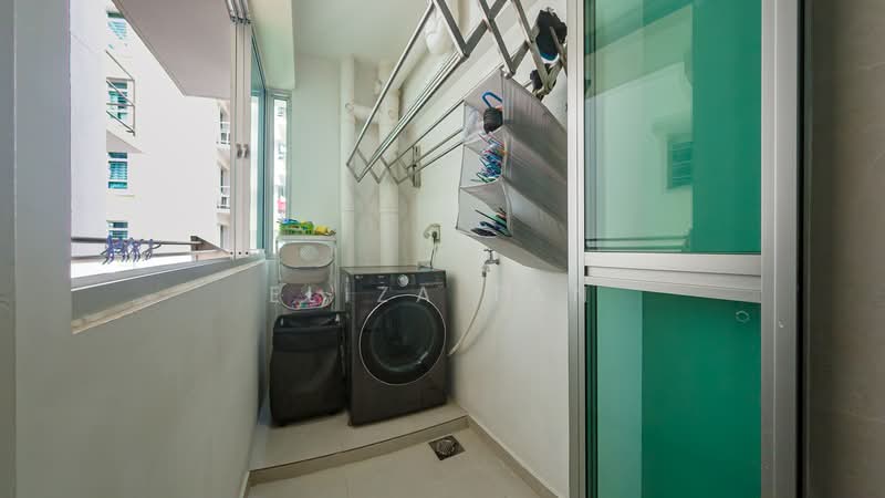 61B Strathmore Avenue HDB Flat For Sale at S$ 1,150,000 | PropertyGuru Singapore - Balcony