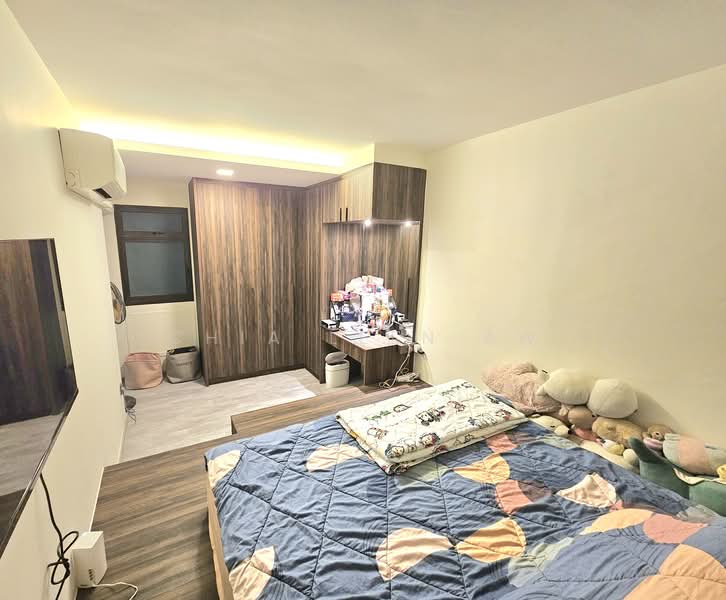 436C Fernvale Road HDB Flat For Sale at S$ 690,888 | PropertyGuru Singapore - Master Bedroom