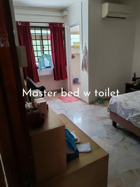 845 Jurong West Street 81 HDB Flat For Sale at S$ 620,000 | PropertyGuru Singapore - Master Bedroom