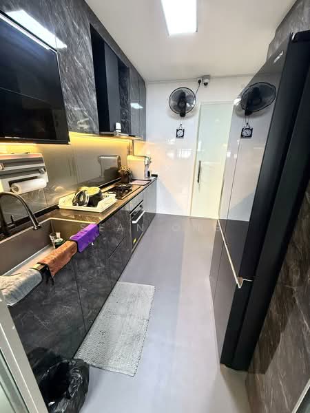 153B Bedok South Road HDB Flat For Sale at S$ 950,000 | PropertyGuru Singapore - Kitchen